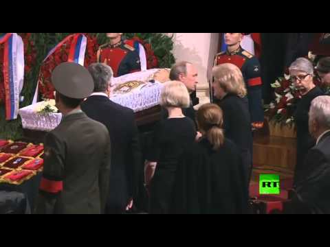 شاهد مراسم تشييع رئيس الوزراء الروسي الأسبق