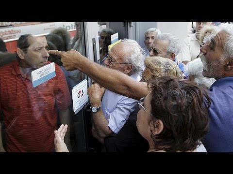 شاهد بالفيديو اليونانيون يتخوفون من وقف الاستيراد