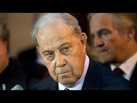 شاهد وفاة وزير الداخلية الفرنسي الأسبق شارل باسكوا