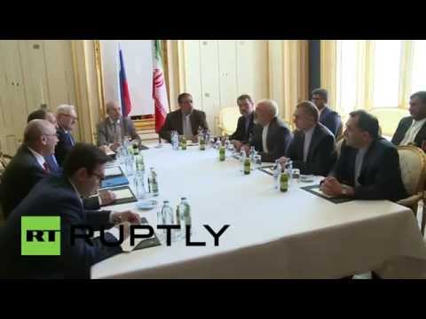 شاهد لافروف يلتقي نظيره الإيراني محمد جواد ظريف