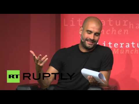 فيديو غوارديولا يقرأ الشعر باللغة الكتالونية