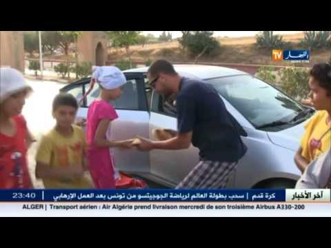 شاهد مواطنون يبيعون خبز المطلوع في الجزائر