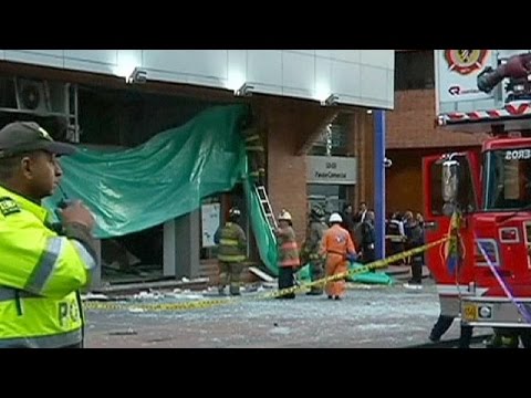 شاهد 8 جرحى جراء انفجار قنبلتين في بوغوتا