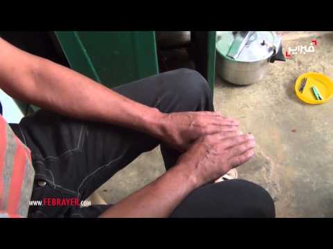 بالفيديو والد مثلي فاس ينهار باكيا