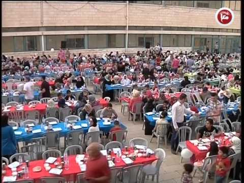 شاهد لجنة زكاة نابلس المركزية تنظم إفطارا خيريا للأيتام