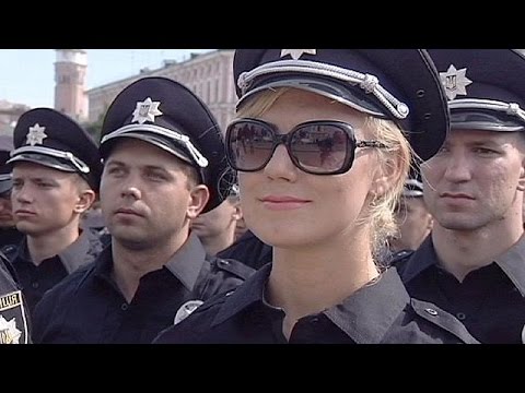 شاهد أوكرانيا تحارب الفساد برواتب مجزية