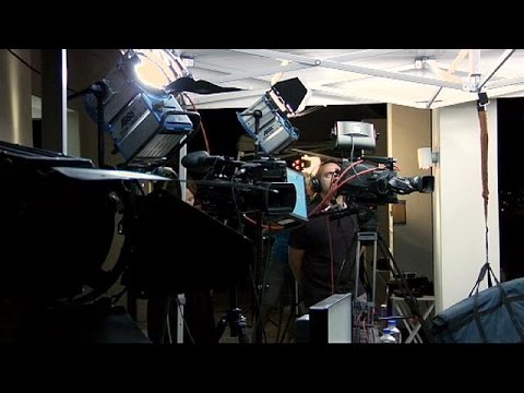 شاهد تجمُّع آلاف الصحافيين لتغطية الأحداث في أثينا