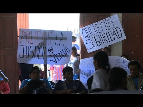 شاهد حظر تجول ومنع بيع الكحول في قرية بوليفية