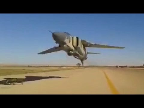 طائرة تصطدم برأس مواطن وينجو منها بمعجزة