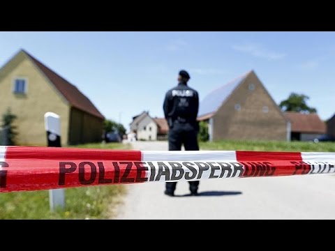 شاهد الشرطة الألمانية توقف مشتبها به قتل شخصين