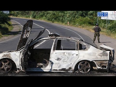 بالفيديو قوميون متشددون غربي أوكرانيا يواجهون السلطات