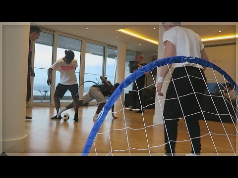 مباراة كرة قدم في أضيق مكان في العالم