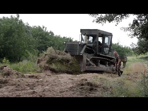 المجر تبدأ تشييد سياج للحد من تدفق المهاجرين