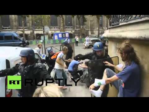 اشتباكات بين الشرطة ومتظاهرين يساريين في باريس