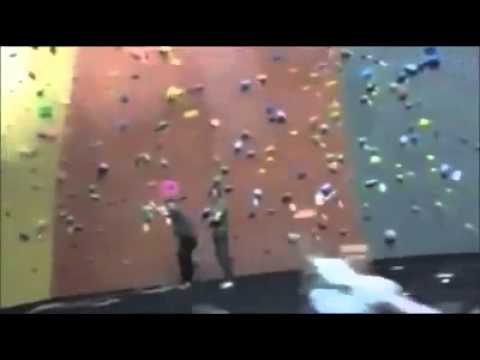 الفيديو أطرف المواقف المحرجة للفتيات والشباب