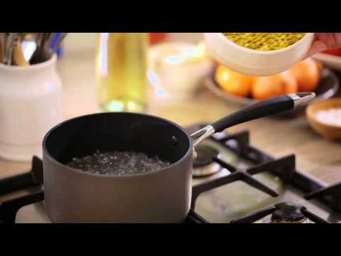 بالفيديو وصفة طبق الكشري المصري تستحق الدراسة