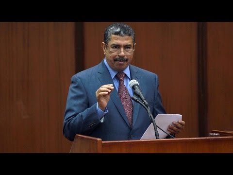 شاهد وزير النقل اليمني يؤكد أن زيارة بحاح معاينة مباشرة لعدن بعد الحصار 