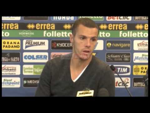 شاهد الجزائري مصباح يعود للتدريبات مع سامبدوريا