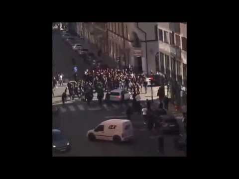 شاهد مجهولون يعتدون على مشجعي يورغوردن