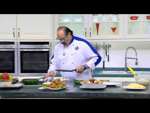 بالفيديو أسرع طريقة لعمل كريب الدجاج