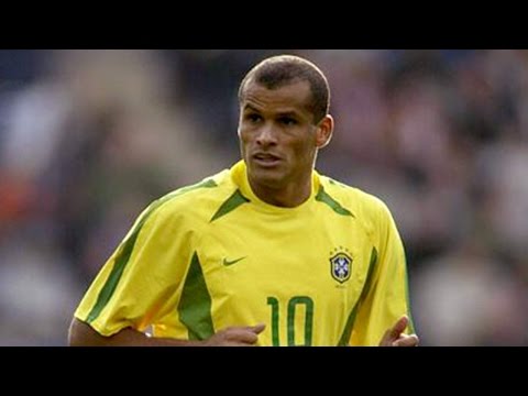 شاهد الأسطورة ريفالدو ينهى مشواره الكروي اليوم