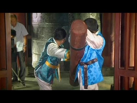 شاهد كوريا الشمالية تبدأ العمل وفق توقيتها الخاص الجديد