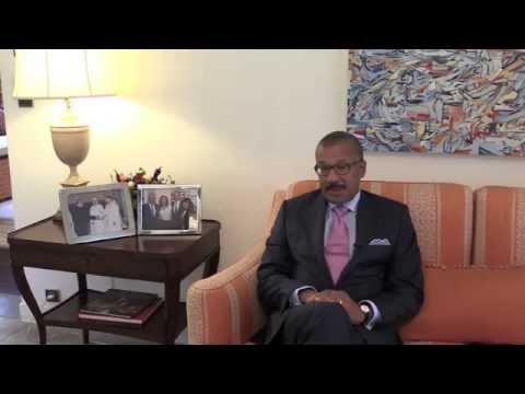 السفير بوش يتحدث عن القمة العالمية