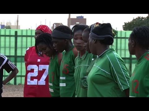 شاهد كرة القدم النسائية السودانية تكافح لبناء فريق وطني