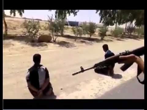 شاهد تنظيم داعش يقتل أربعة أشخاص بدون رحمة ووحشية