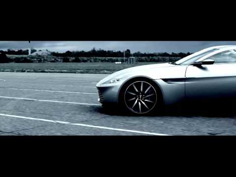 سيارة استون مارتن db10 ترسم شعار جيمس بوند