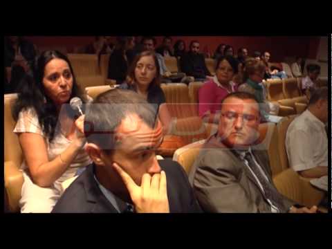 المركز الثقافي الجزائري في باريس  عرض كتاب الخيانة الفرنسية في حق الأمير عبد القادر 