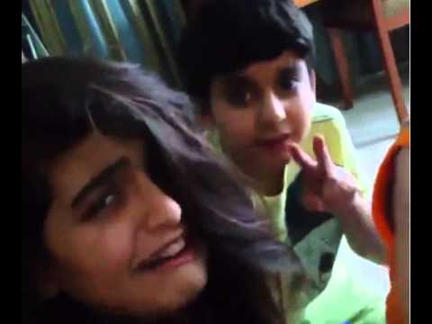 بالفيديو اخوة حلا الترك الحقيقيين