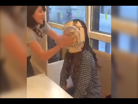 صديقة كاسياس بـالكريمة أمام الكاميرات