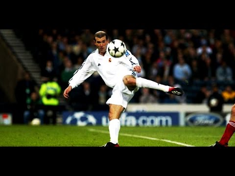 10 أهداف خرافية صنعت التاريخ في كرة القدم