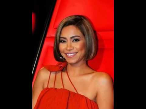 شيرين معتذرة عن خلع حذائها بـ” ذا فويس