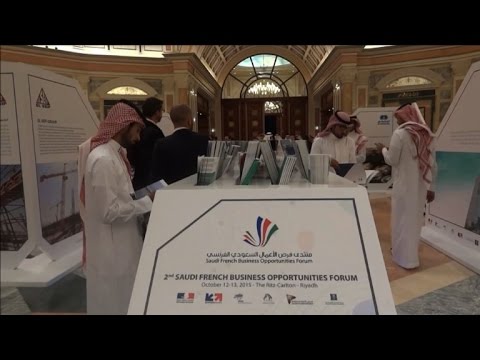 هولاند يوجه نداء من السعودية للاستثمار في باريس