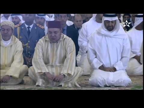 محمد السادس يؤدي صلاة الجمعة في أبوظبي