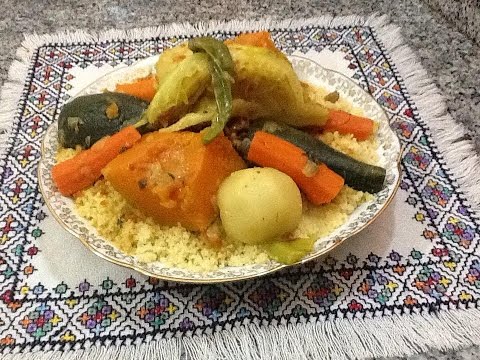 شاهد الكسكس المغربي بالسميدة والخضر