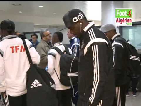 شاهد بعثة مازيمبي تصل الجزائر قبل مواجهة الاتحاد