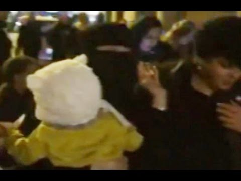 شاهد الشرطة البلجيكية تلاحق سعودية منتقبة بالكلاب البوليسية