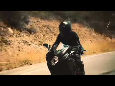 شاهد خوذة ذكية تمكنك من رؤية ما خلفك