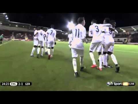 شاهد لاعب ناشئ يحرز هدف مذهل بكعب القدم