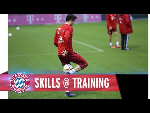 شاهد ليفاندوفيسكي يستعرض مهاراته