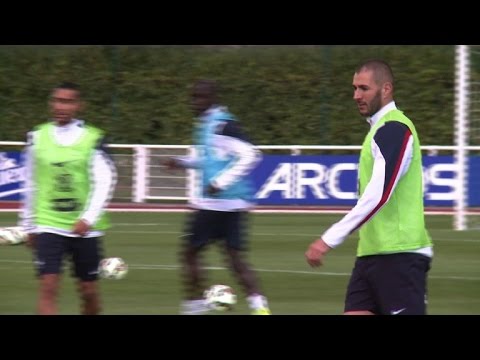 شاهد فالبوينا يتهم بنزيمة بحضّه بشكل غير مباشر على الدفع لمبتزيه