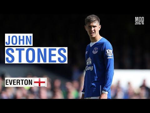 ستونز الخيار الأول في برشلونة لخلافة بيكيه