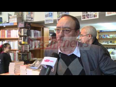 فيديو حسين آيت أحمد الرمز التاريخي على رفوف المكتبة الجزائرية