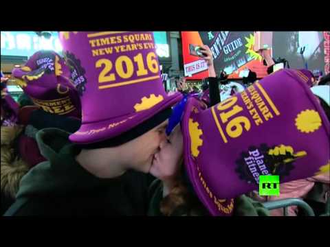 شاهد مدينة نيويورك تحتفل بحلول العام الجديد