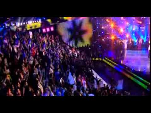 لحظة فوز المصري محمد شاهين بلقب ستار أكاديمي 10