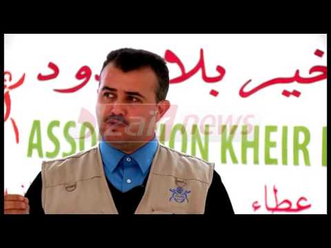 طارق صحافي في الإعلام الثقافي يتحدى الإعاقة