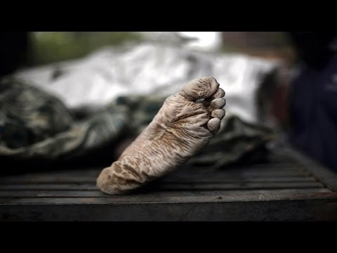 شاهد العلم يحاول تفسير ما يحدث للجسد بعد وفاة صاحبه